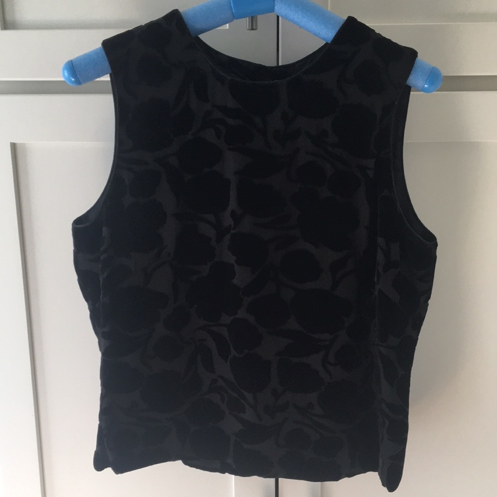 EUC Banana Republic Black velvet top. Size 8